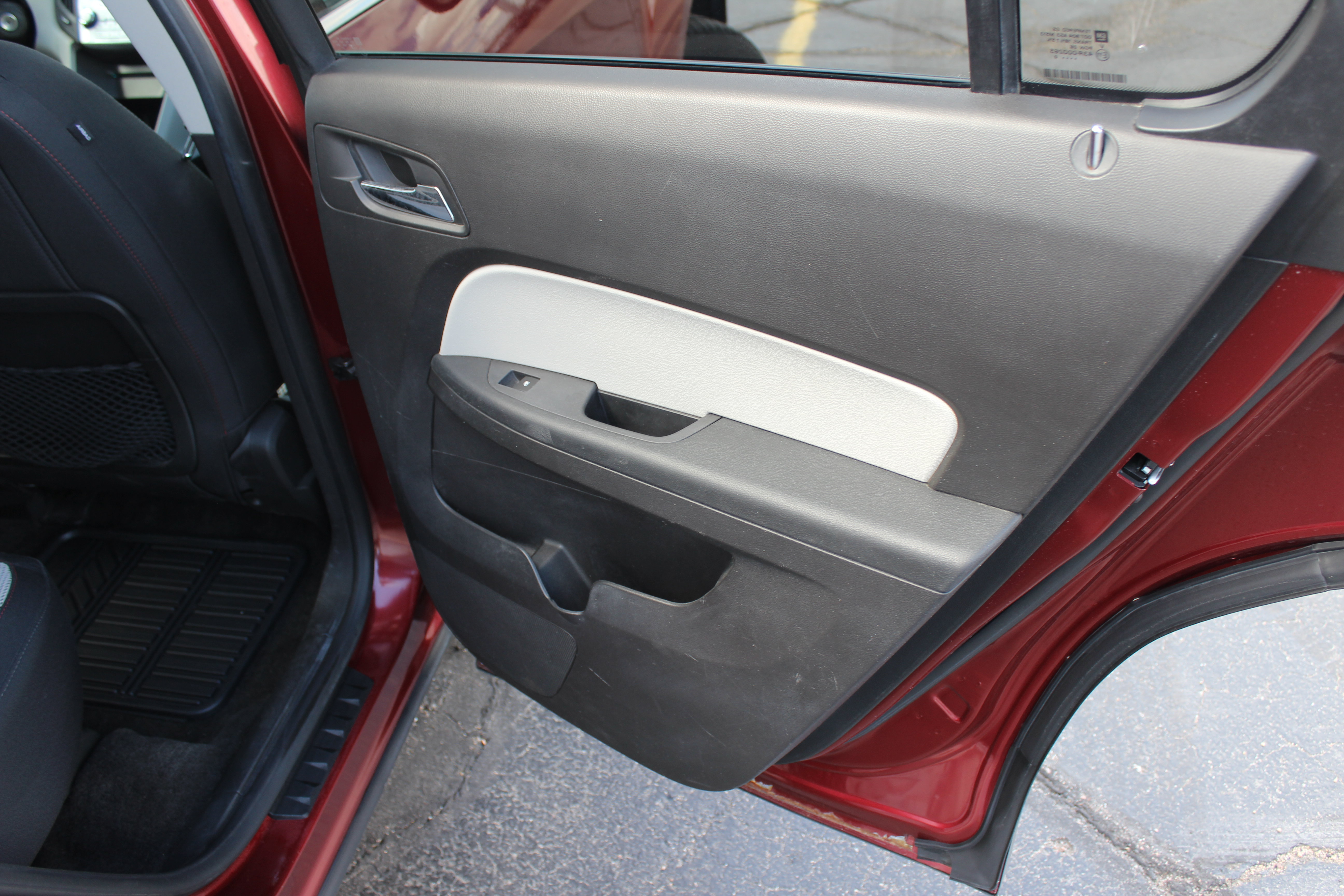 Used 2010 Chevrolet Equinox LT AWD/4WD image 11