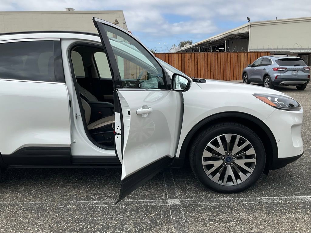 Used 2020 Ford Escape Titanium w/ Titanium Premium Package 2.0 image 36