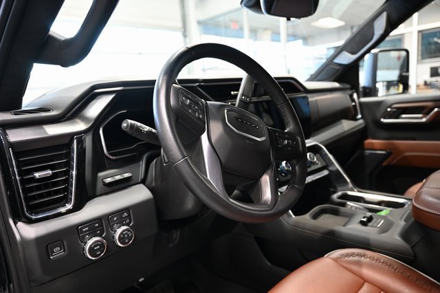 Used 2024 GMC Sierra 3500 Denali Ultimate image 30