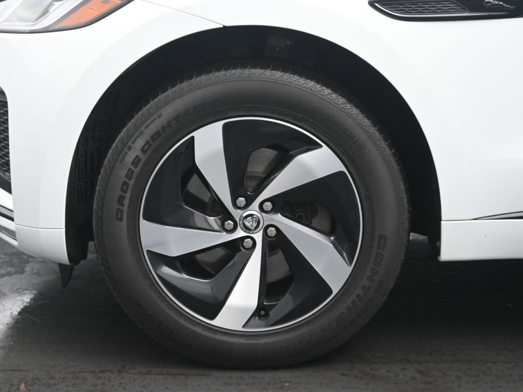 Used 2024 Jaguar F-PACE R-Dynamic S image 34