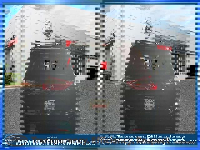 Used 2015 Toyota Sienna XLE Premium w/ Four Season Floor Mat Package image 6