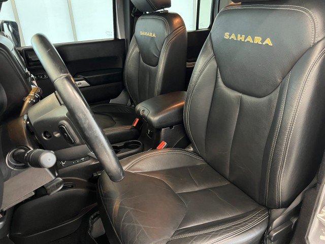 Used 2015 Jeep Wrangler Unlimited Sahara w/ Dual Top Group AWD/4WD image 10