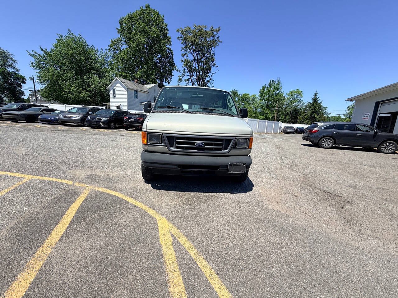 Used 2006 Ford E-350 and Econoline 350 XL RWD image 4