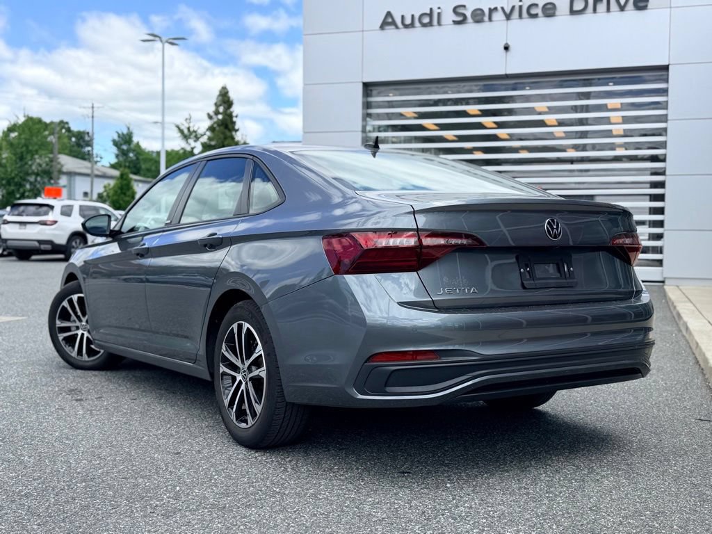Used 2024 Volkswagen Jetta Sport FWD image 4