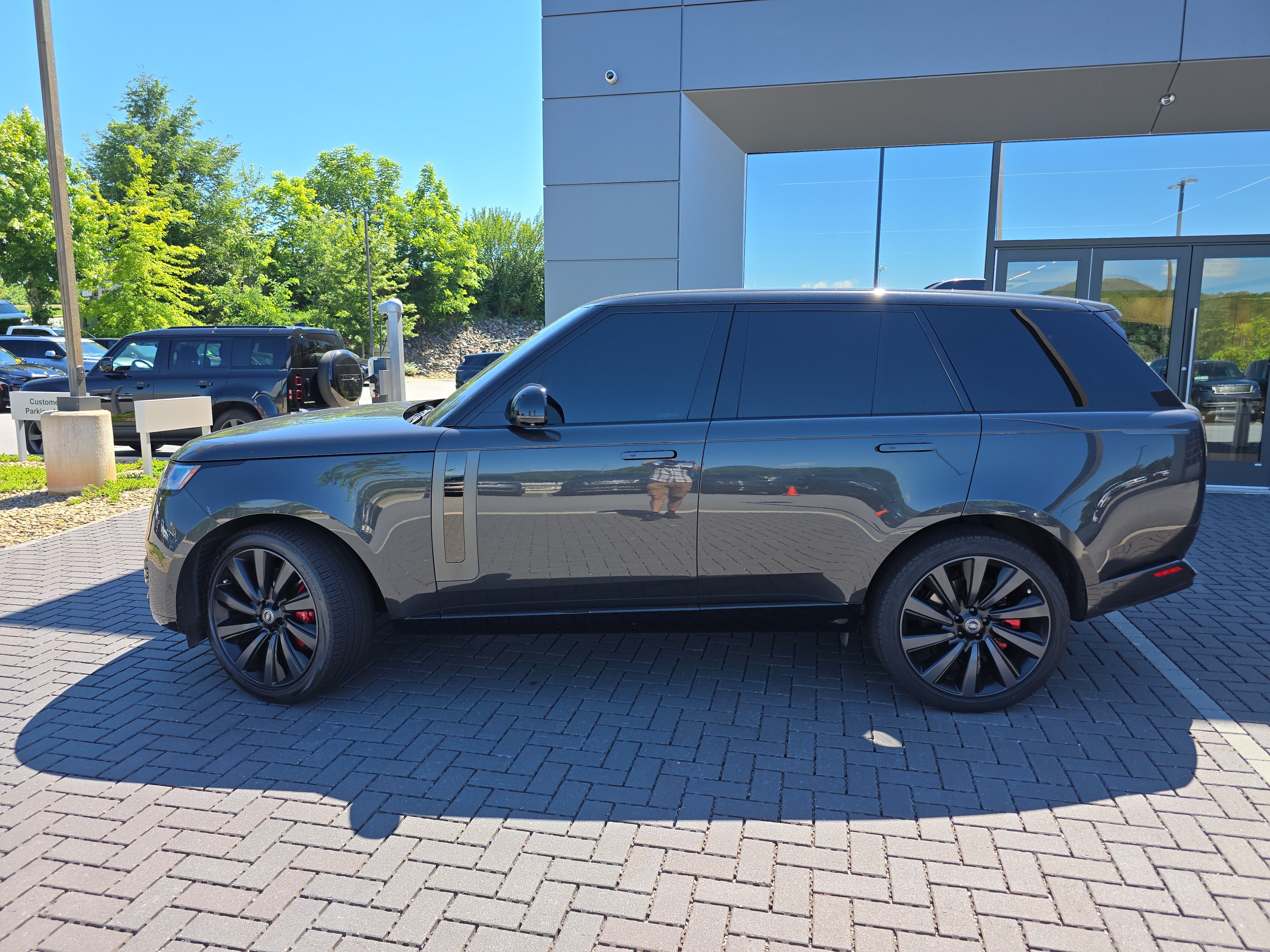 Certified 2023 Land Rover Range Rover SV AWD/4WD image 8