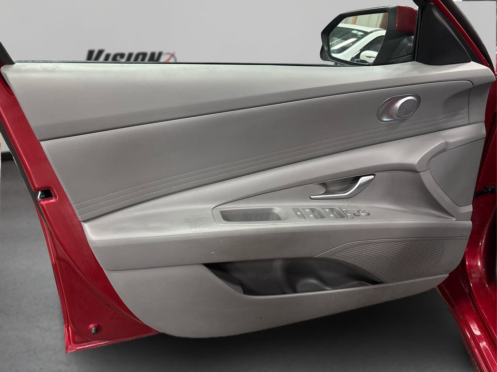 Used 2024 Hyundai Elantra SE image 22