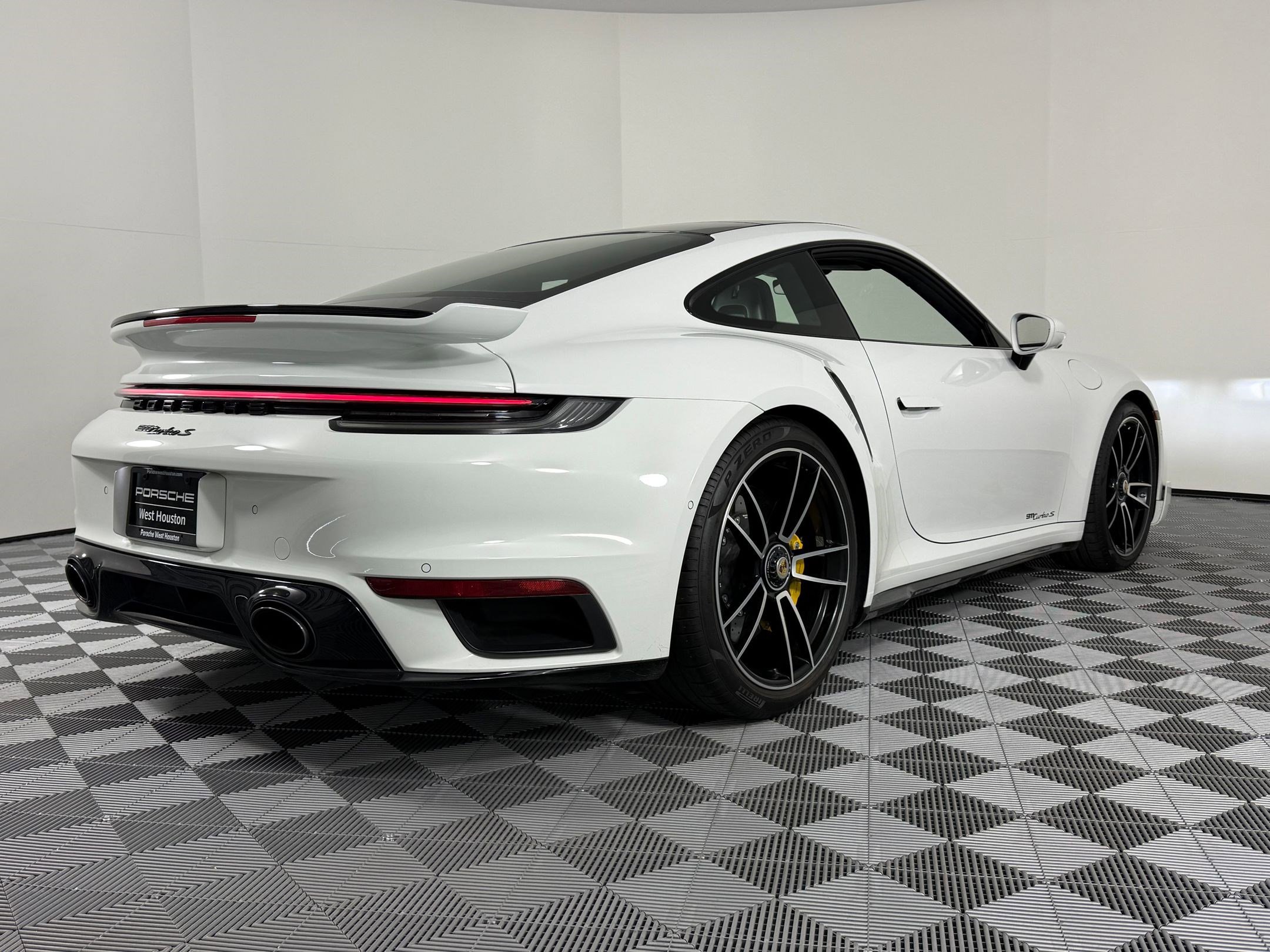 Certified 2022 Porsche 911 Turbo S image 9