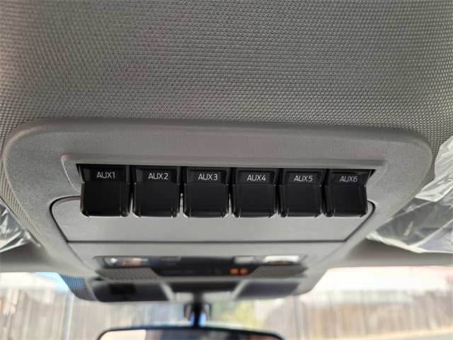 New 2026 Ford F250 XL w/ XL Chrome Package image 18