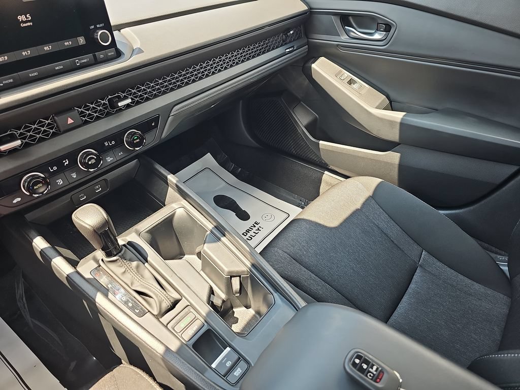 Used 2024 Honda Accord EX image 24