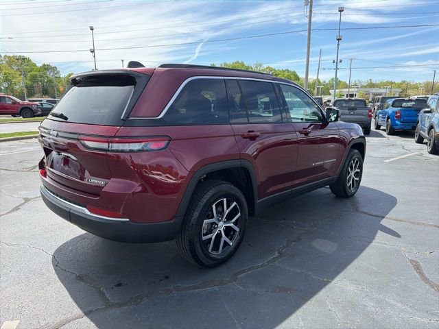 Used 2025 Jeep Grand Cherokee Limited AWD/4WD image 7