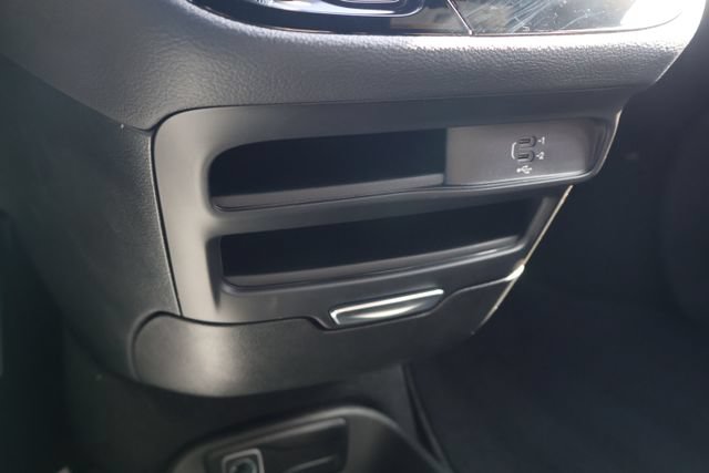 New 2026 Chrysler Pacifica Select w/ S Appearance Package FWD image 14