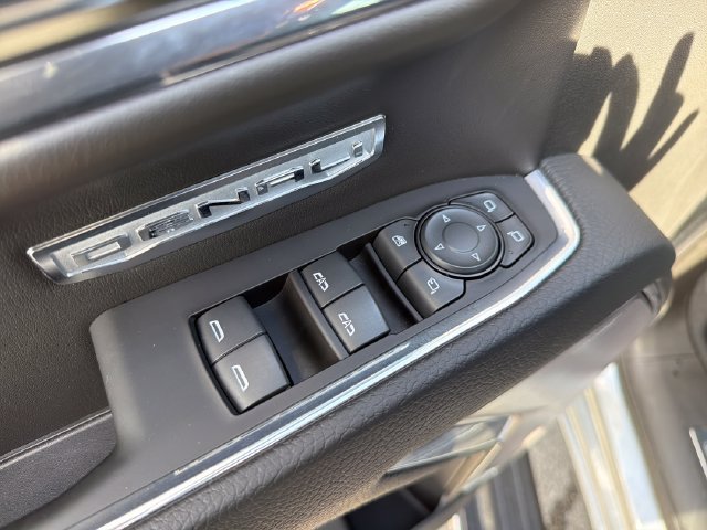 Used 2023 GMC Sierra 1500 Denali AWD/4WD image 17