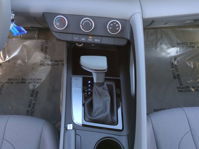 New 2026 Hyundai Elantra SE FWD image 18