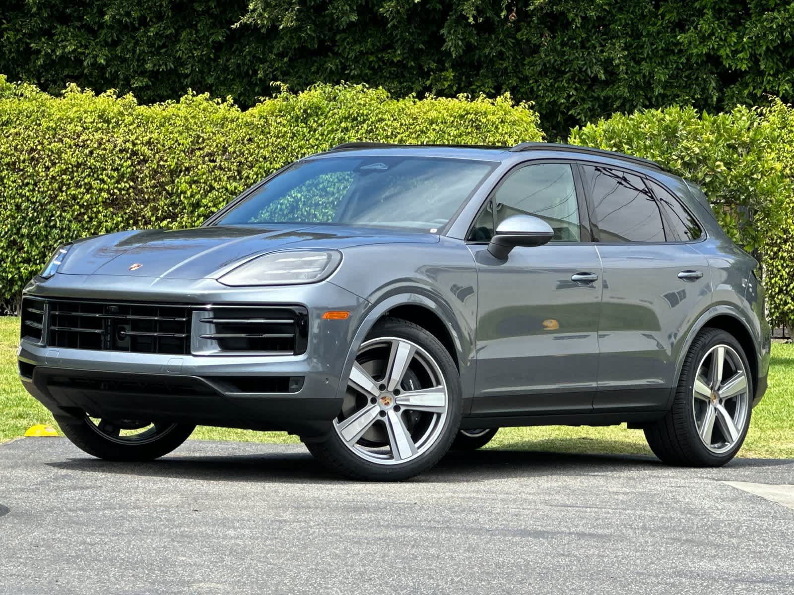New 2026 Porsche Cayenne AWD/4WD image 1