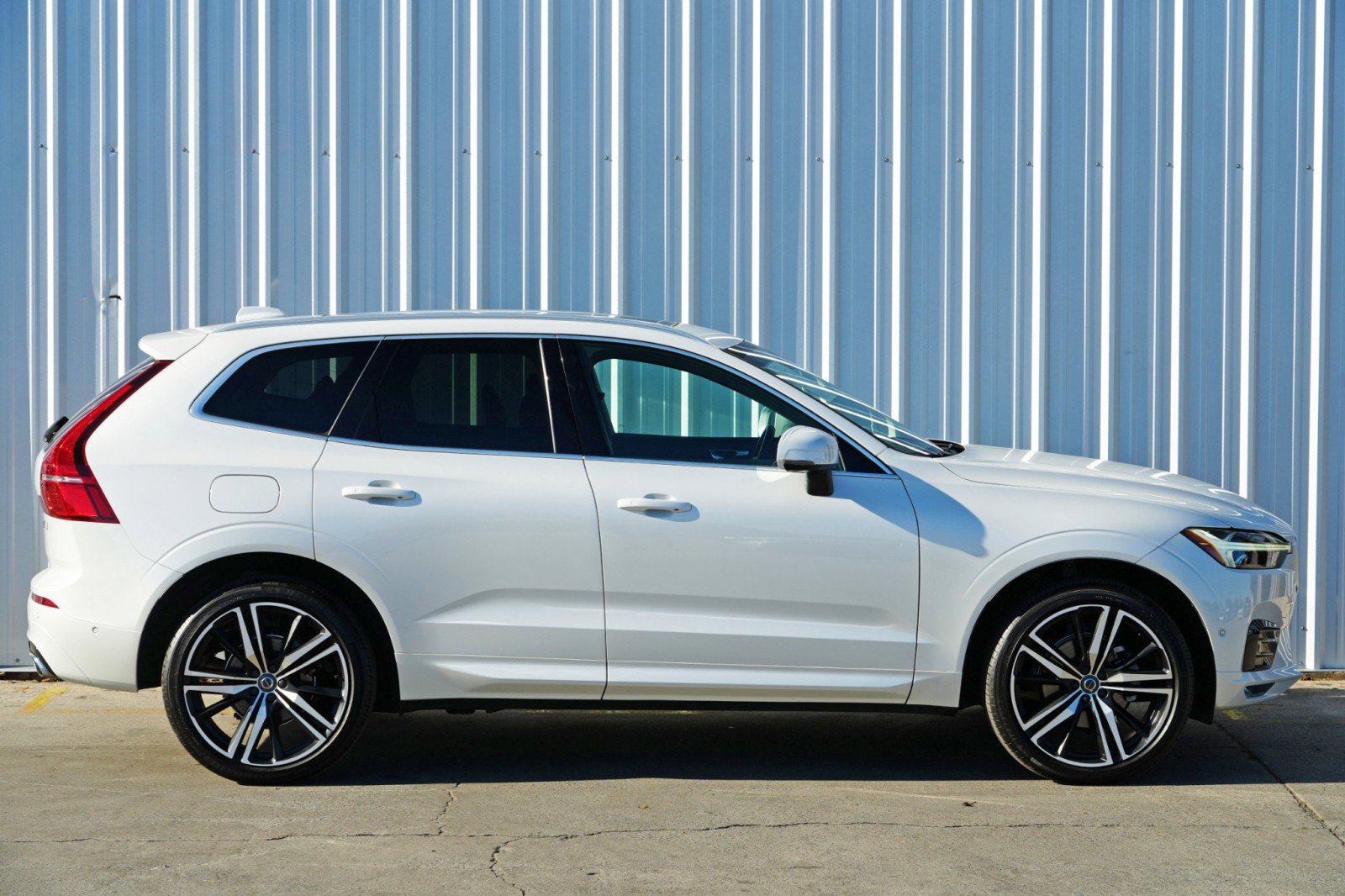 Used 2019 Volvo XC60 T5 R-Design w/ Protection Package image 51