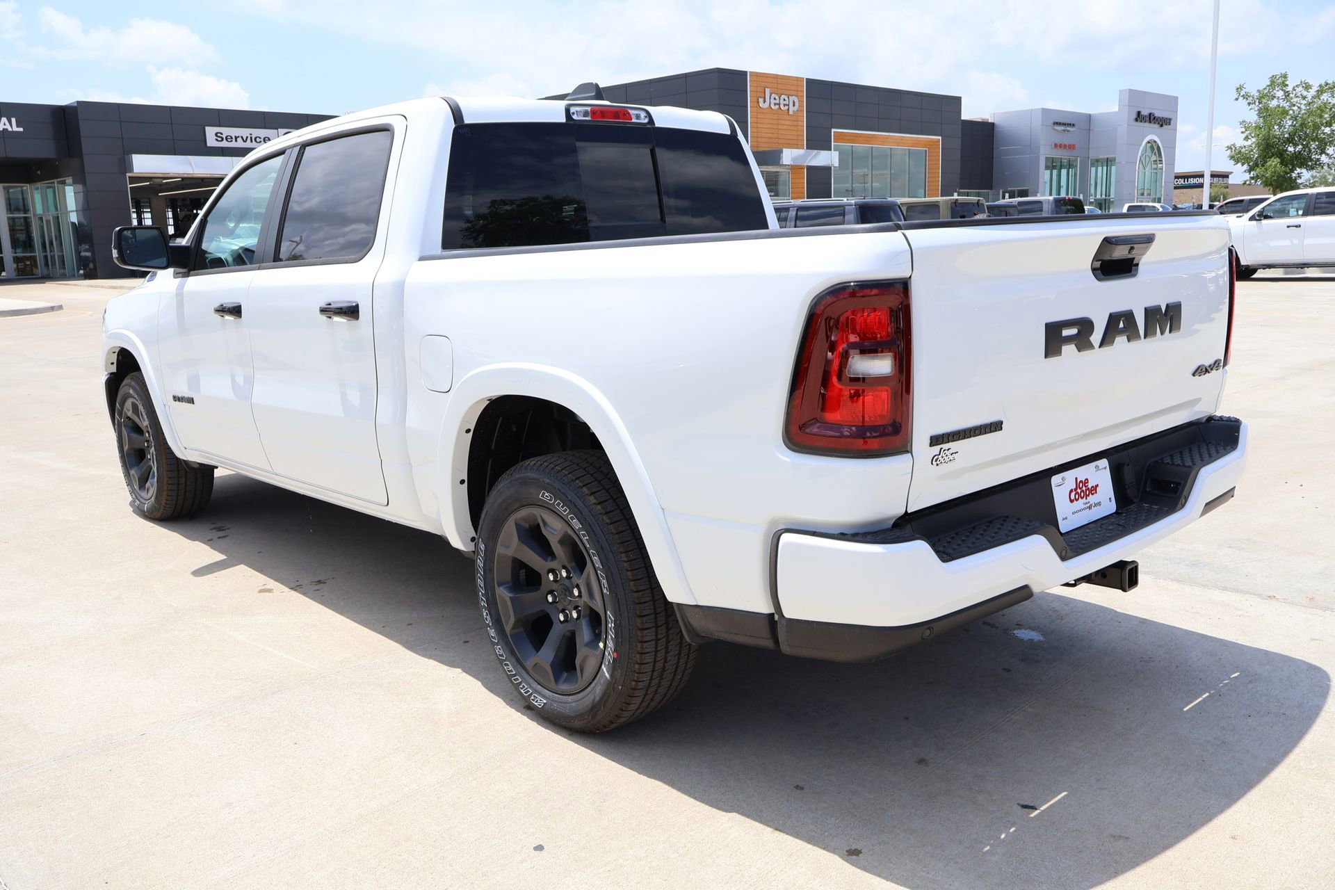 New 2026 RAM 1500 4x4 Crew Cab image 23