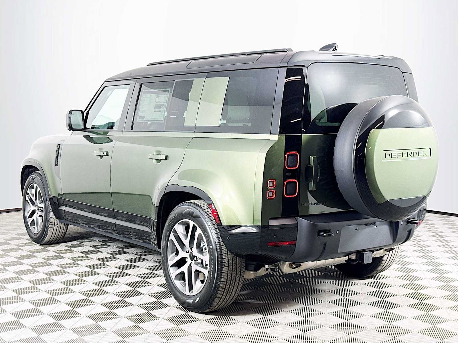 New 2026 Land Rover Defender 110 X-Dynamic SE AWD/4WD image 7