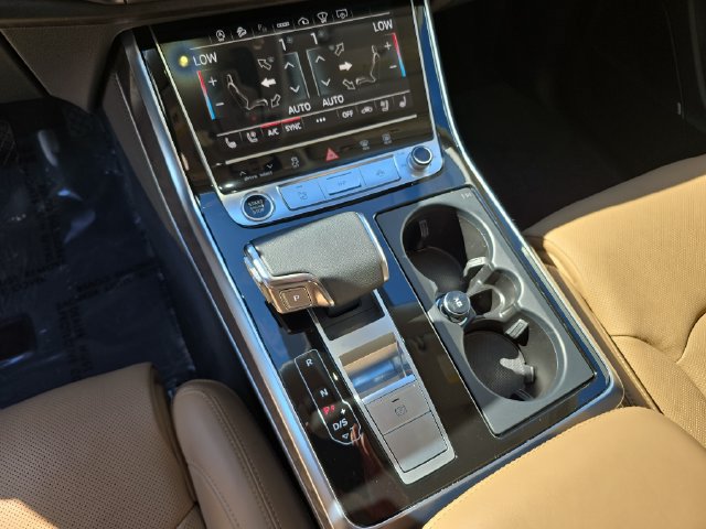 Used 2023 Audi Q8 Prestige w/ Prestige Package AWD/4WD image 28