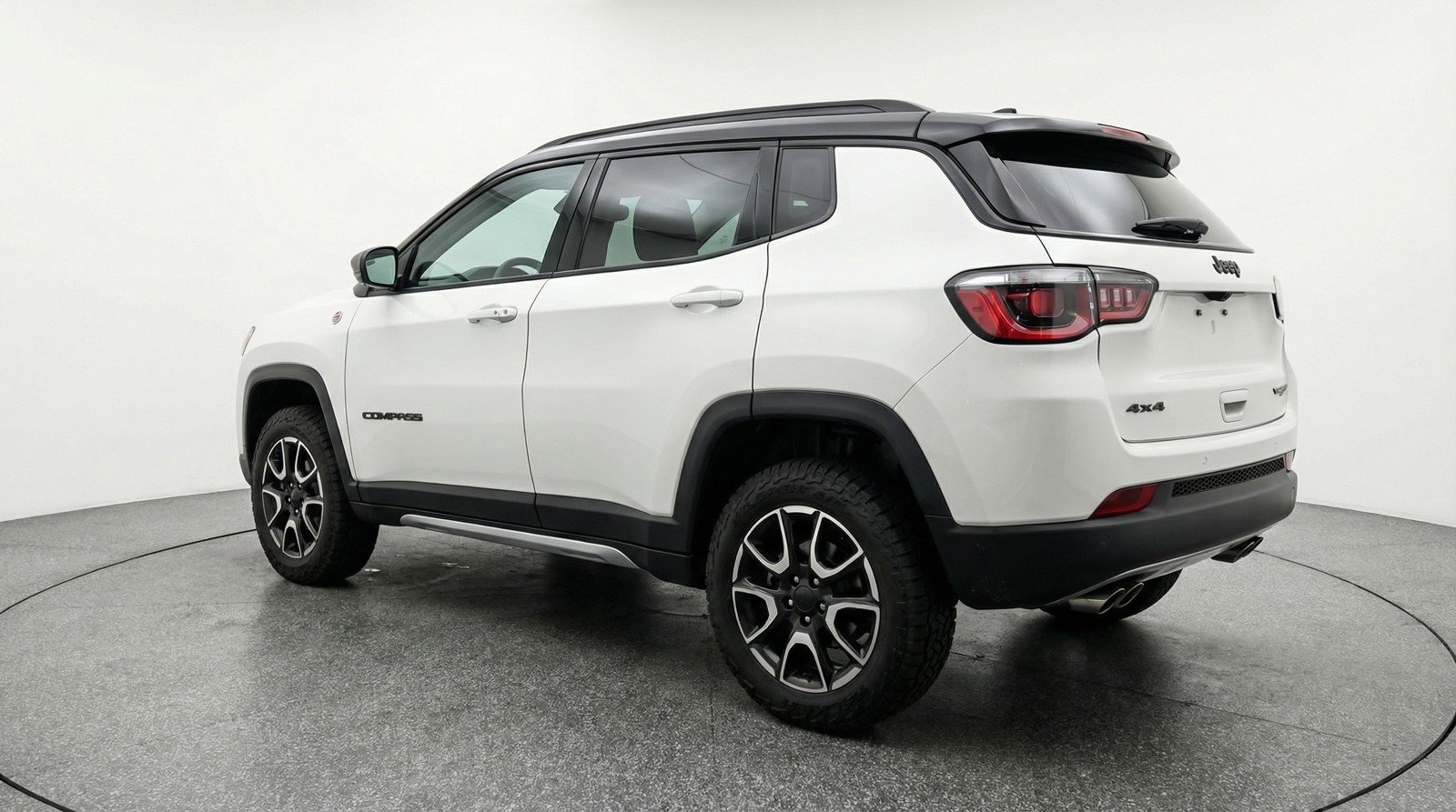 Used 2025 Jeep Compass Trailhawk image 6