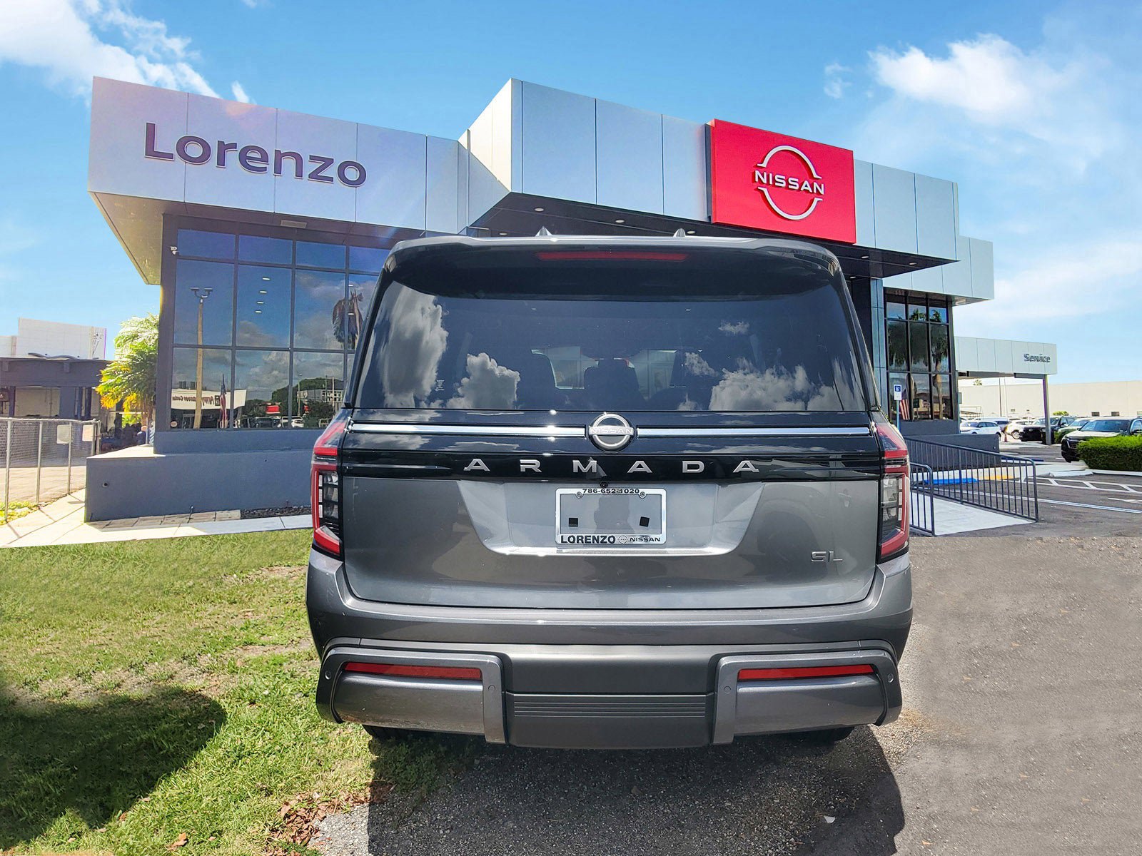 New 2025 Nissan Armada SL w/ Captain's Chari Seat Package RWD image 4