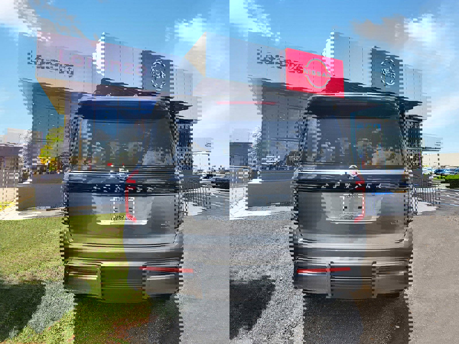 New 2025 Nissan Armada SL w/ Captain's Chari Seat Package image 4