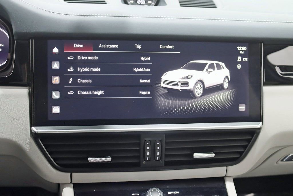 Used 2023 Porsche Cayenne image 25