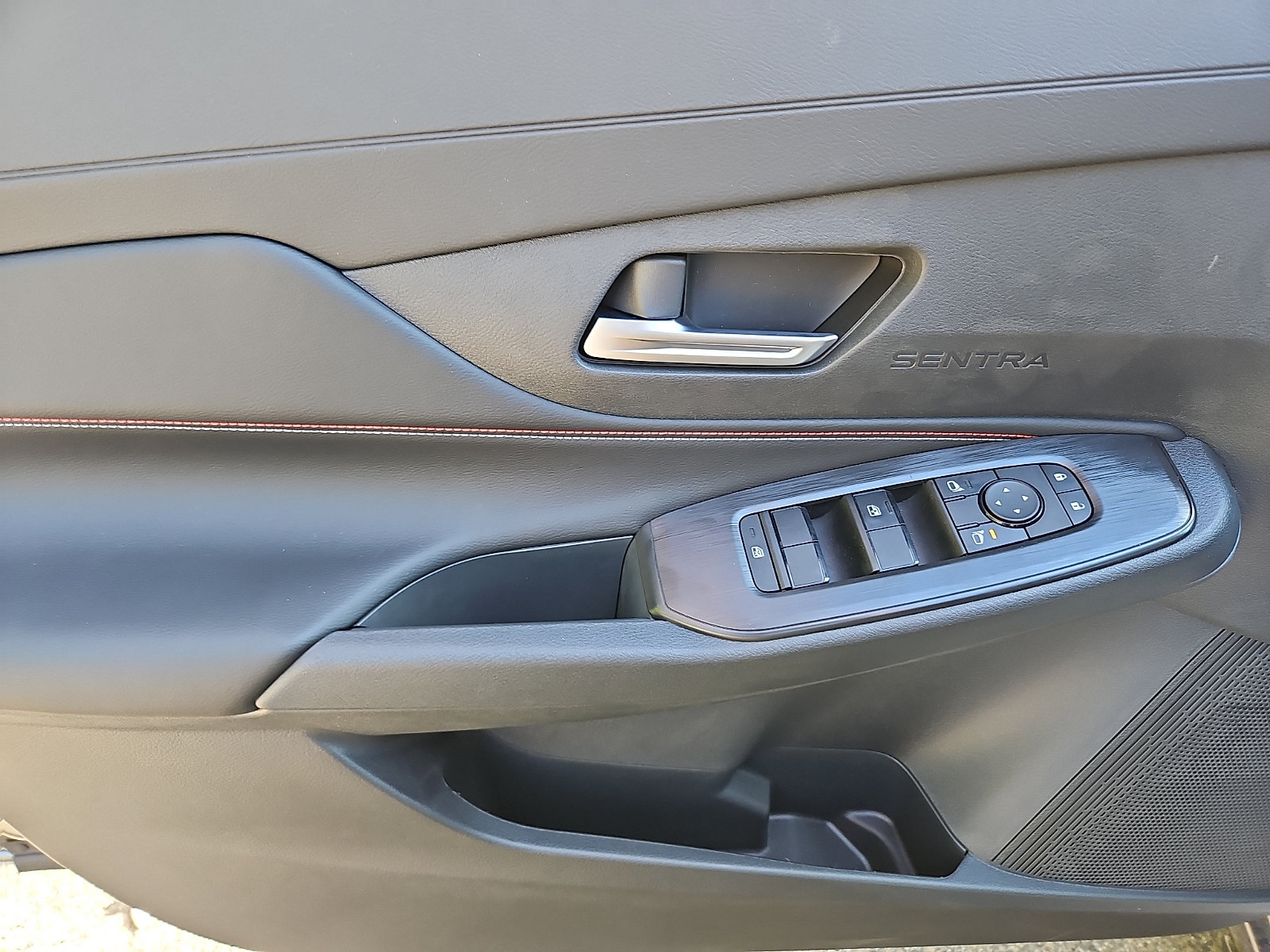 New 2026 Nissan Sentra SR w/ Floor Mat Package FWD image 10