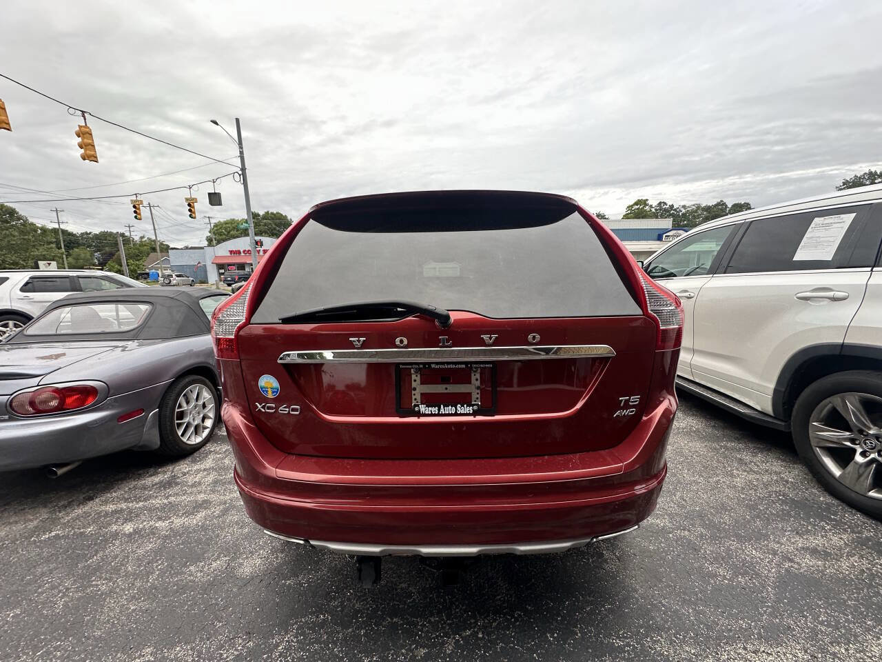 Used 2017 Volvo XC60 T5 Inscription w/ Advanced Package image 4