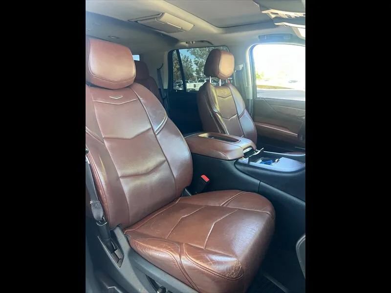 Used 2015 Cadillac Escalade Premium RWD image 28
