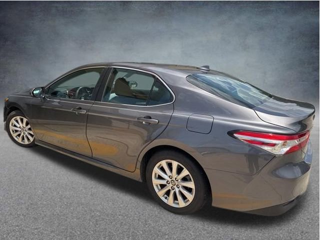 Used 2020 Toyota Camry LE FWD image 3