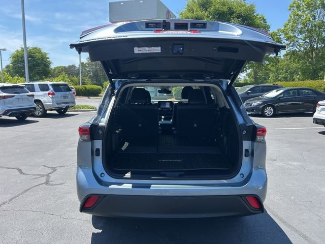 Used 2021 Toyota Highlander XLE FWD image 9