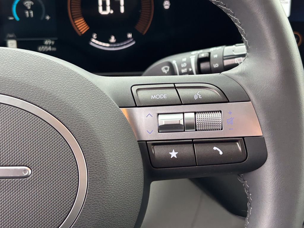 Used 2025 Hyundai Kona SEL image 25