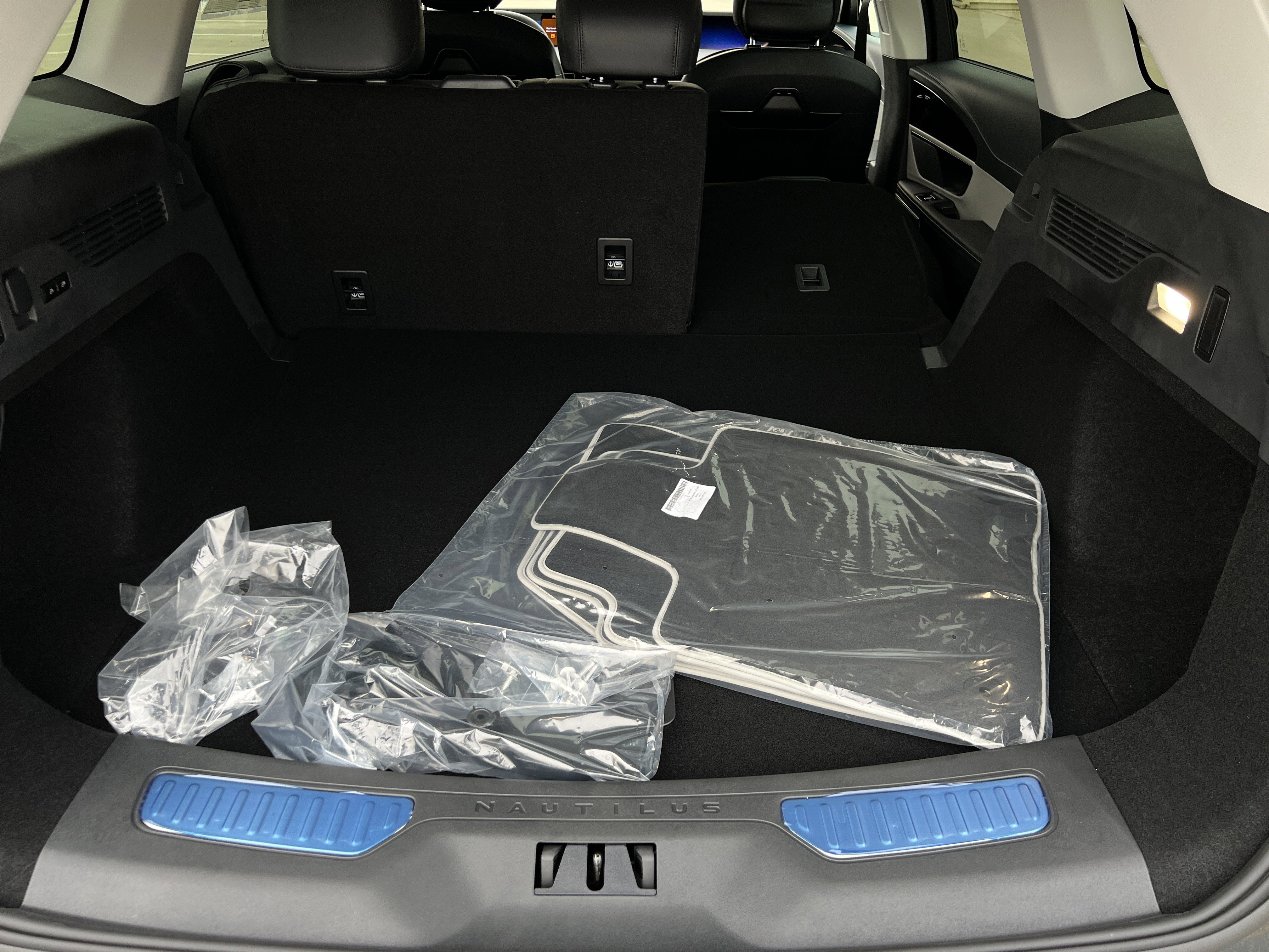 New 2025 Lincoln Nautilus Premier image 34