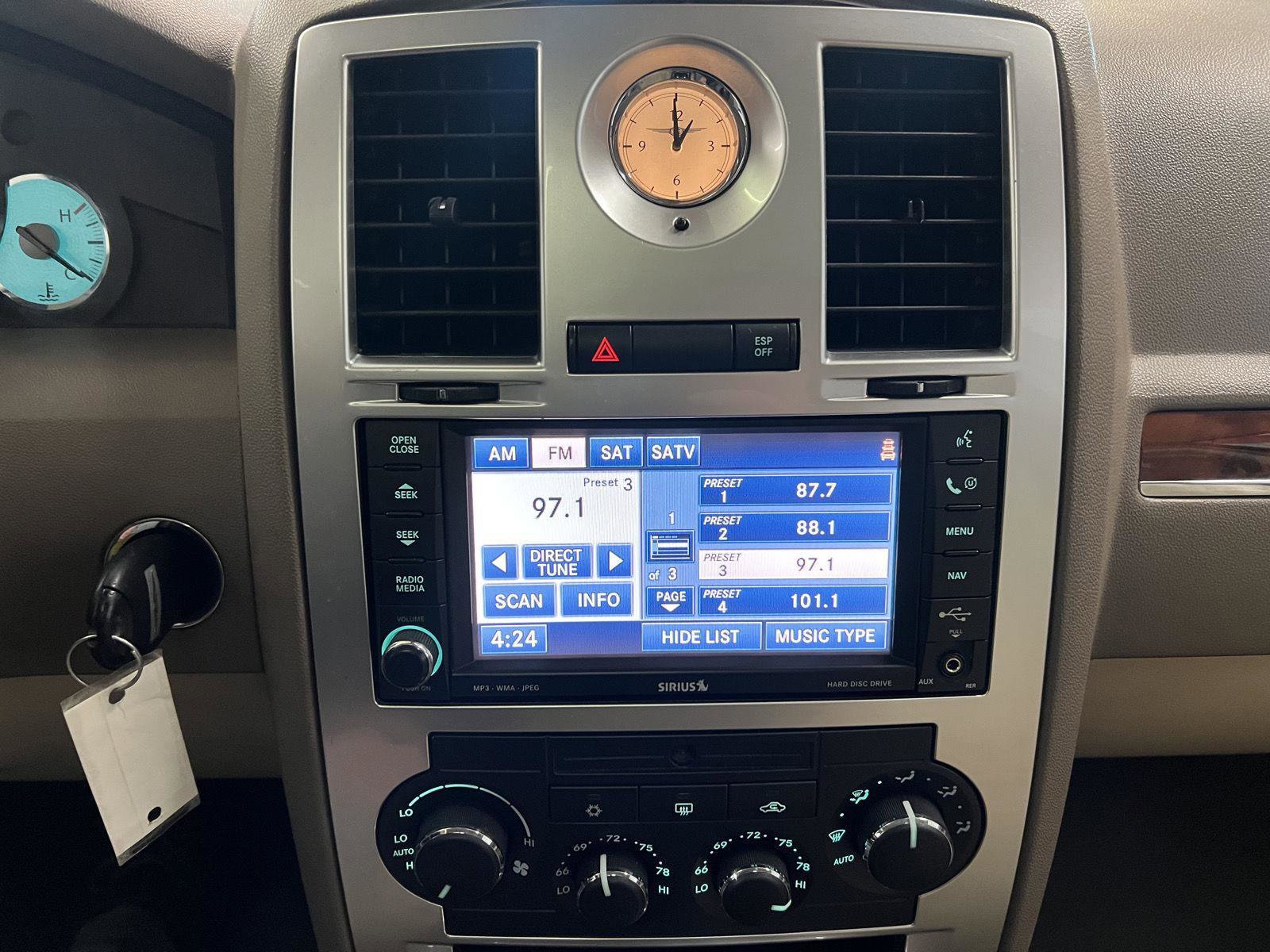 Used 2008 Chrysler 300 C image 20