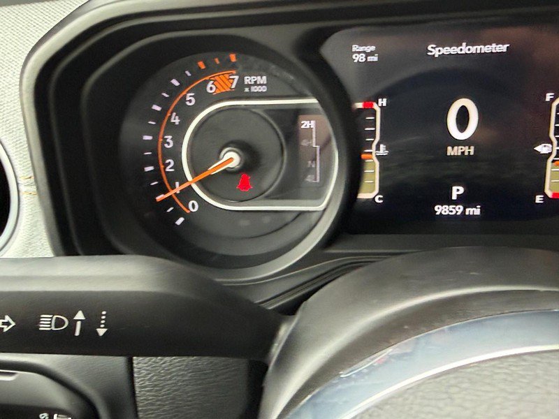 Used 2025 Jeep Wrangler Unlimited Sahara AWD/4WD image 29