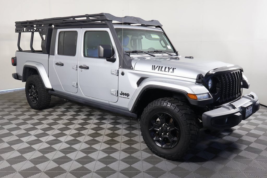 Used 2023 Jeep Gladiator Sport AWD/4WD image 3