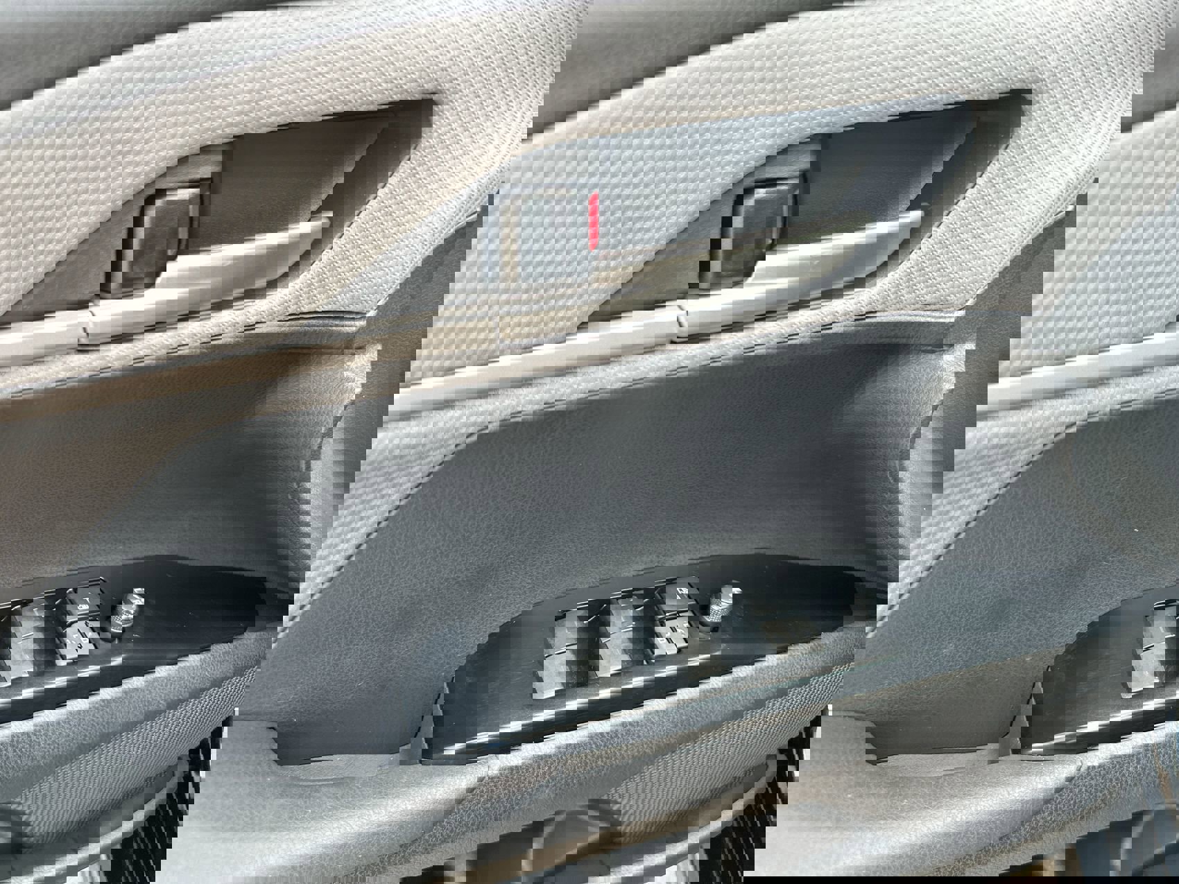 Used 2025 Toyota Camry SE image 13