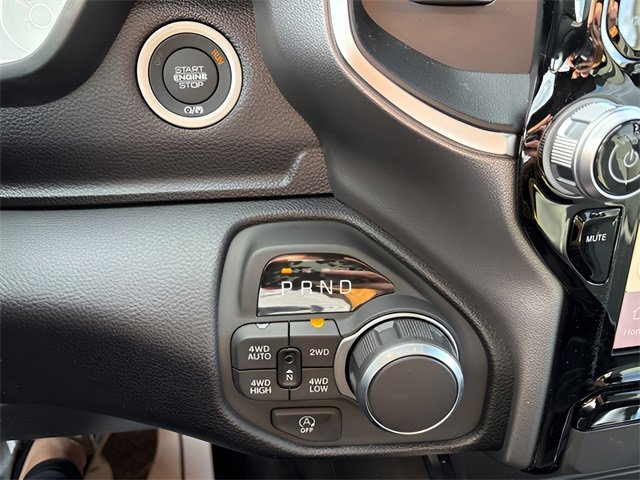 New 2026 RAM 1500 4x4 Crew Cab image 15