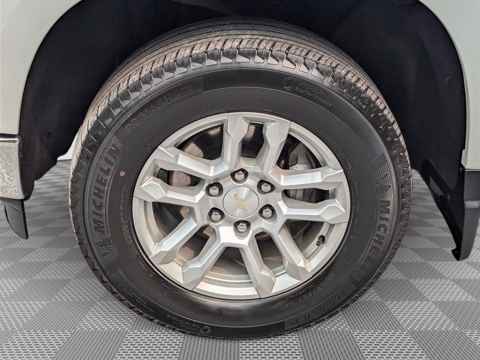 Used 2023 Chevrolet Silverado 1500 LT AWD/4WD image 10