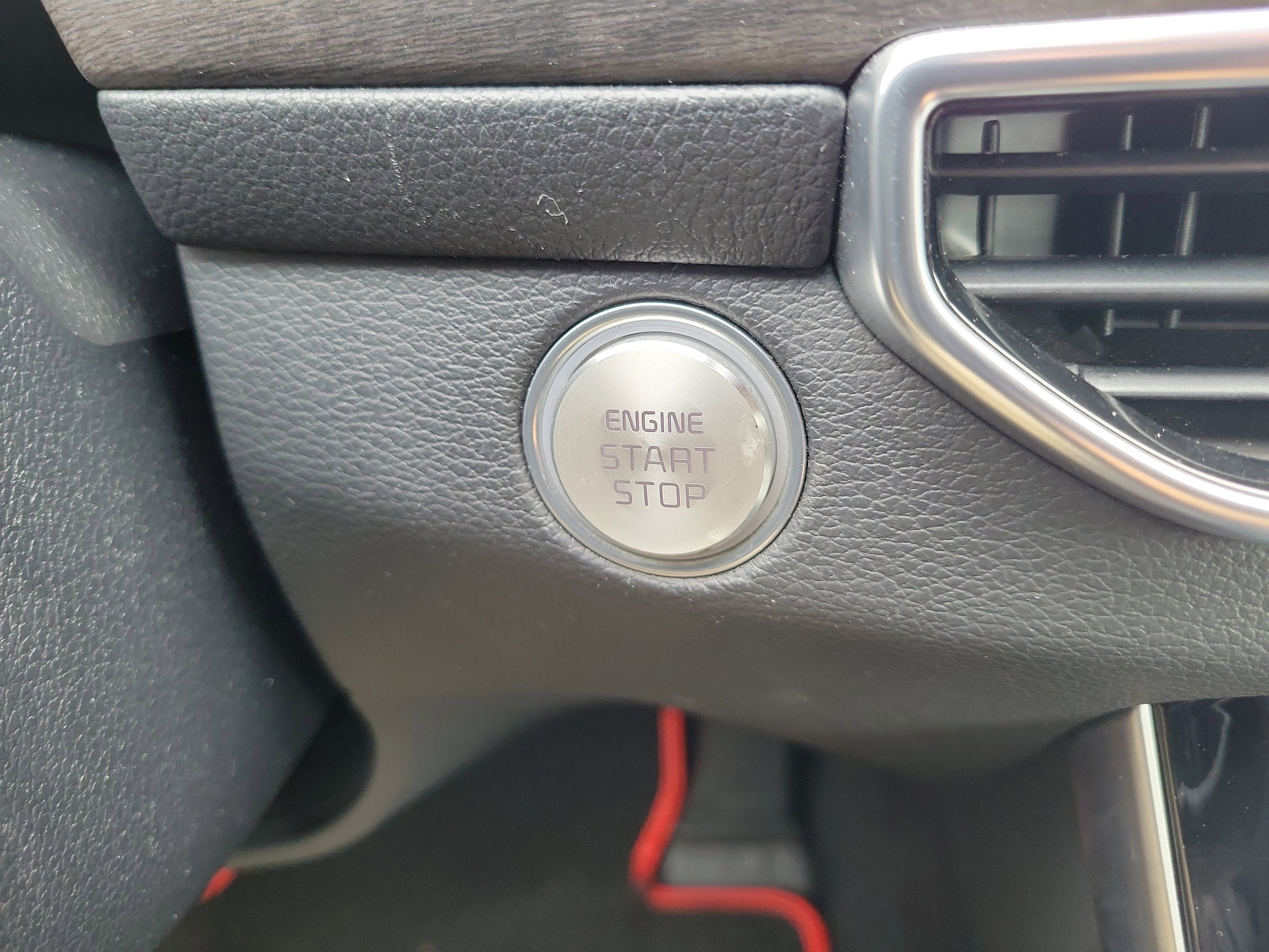 Certified 2020 Kia Cadenza Limited image 31