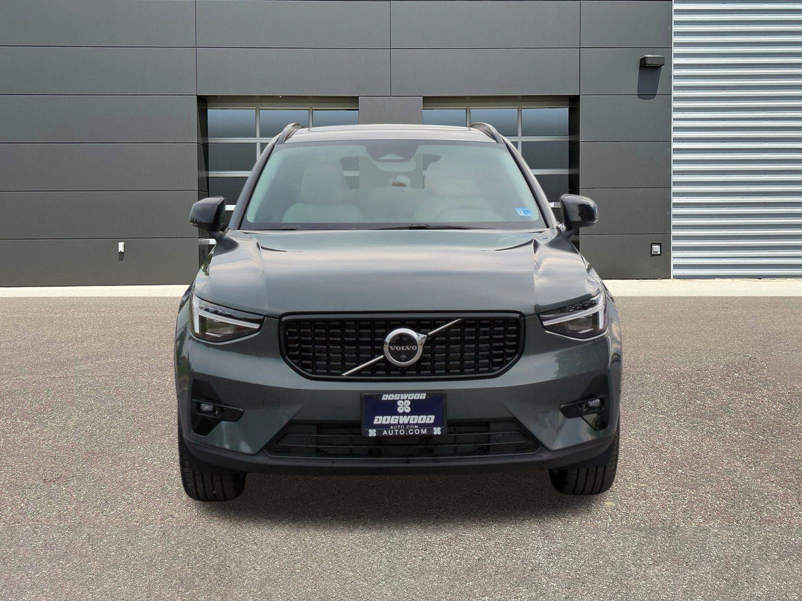 New 2026 Volvo XC40 B5 Ultra w/ Climate Package AWD/4WD image 2
