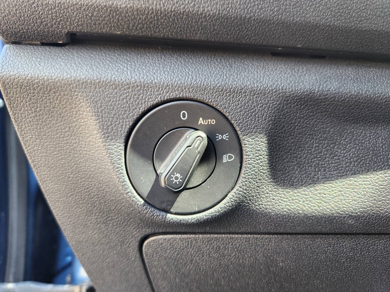 Used 2019 Volkswagen Jetta S w/ Driver Assistance Package FWD image 18