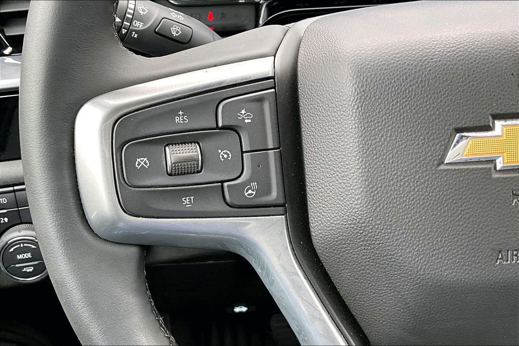 Used 2024 Chevrolet Silverado 2500 LTZ w/ LTZ Convenience Package image 18