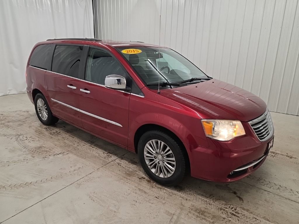Used 2015 Chrysler Town & Country Touring-L w/ Driver Convenience Group image 7