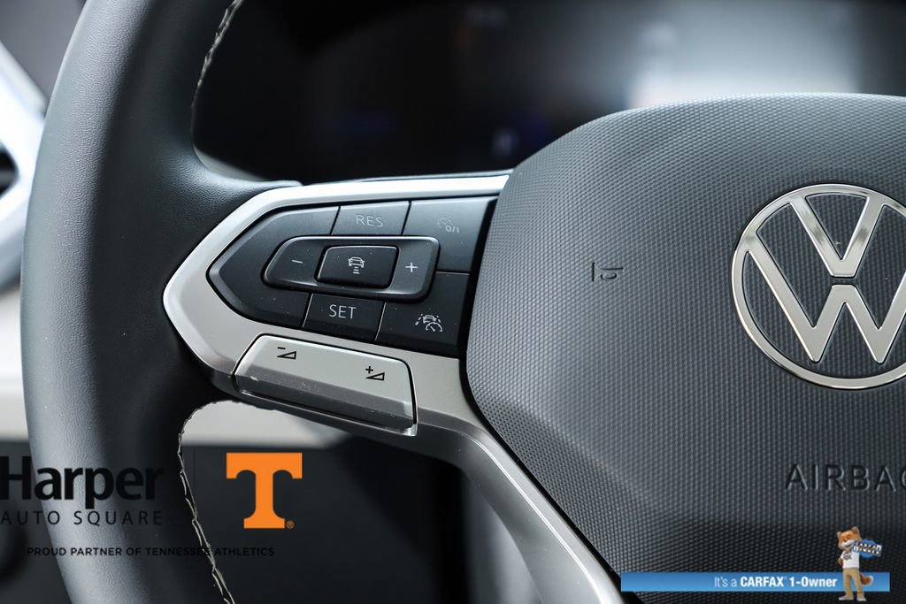 Used 2025 Volkswagen Taos SE image 58