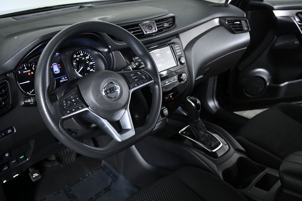 Used 2020 Nissan Rogue Sport S image 10