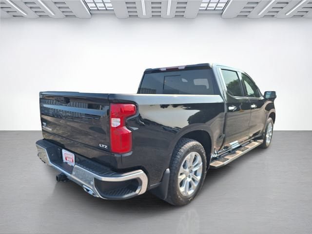Used 2024 Chevrolet Silverado 1500 LTZ w/ LTZ Premium Package AWD/4WD image 4