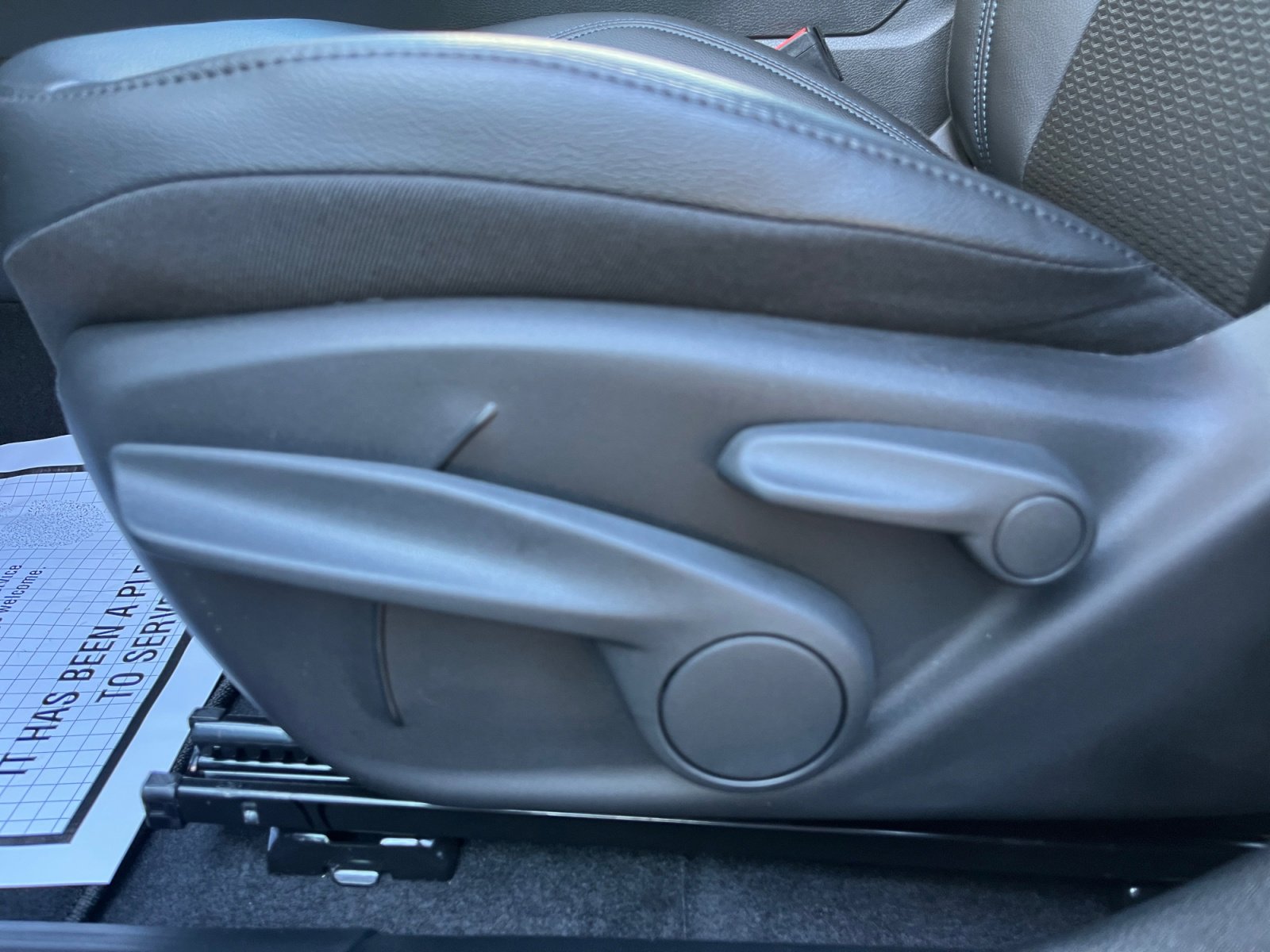 New 2026 Jeep Compass Latitude image 13