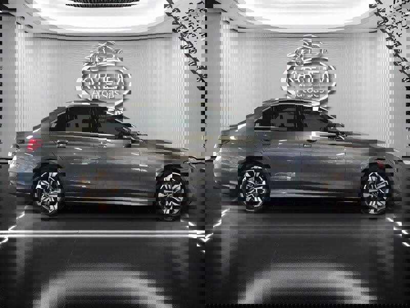 Used 2018 Mercedes-Benz E 300 image 4