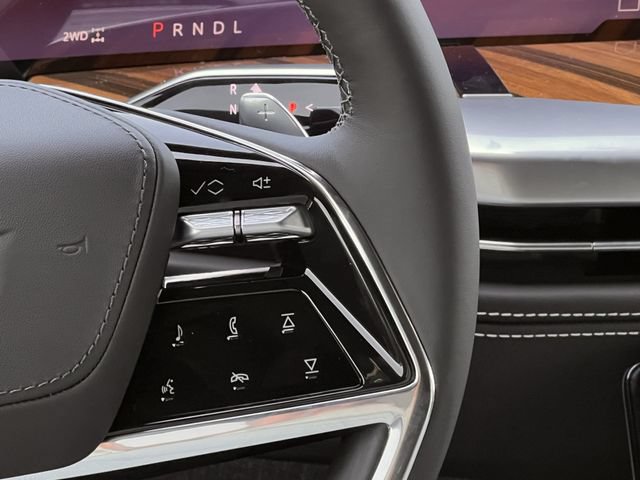 New 2026 Cadillac Escalade ESV Platinum Luxury w/ LPO, Radiant Package AWD/4WD image 13